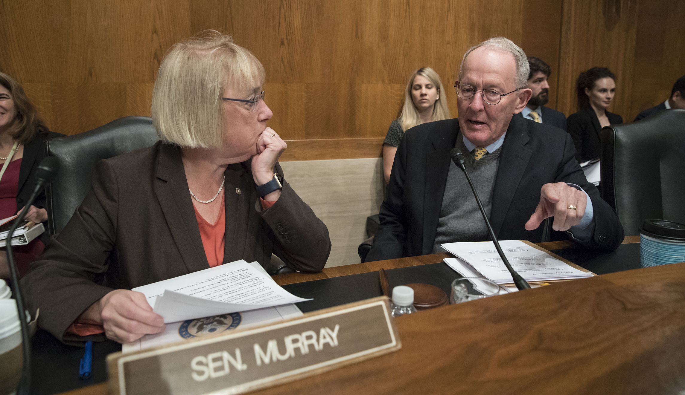 Democrats warn Obamacare deal won’t solve problems if mandate repealed