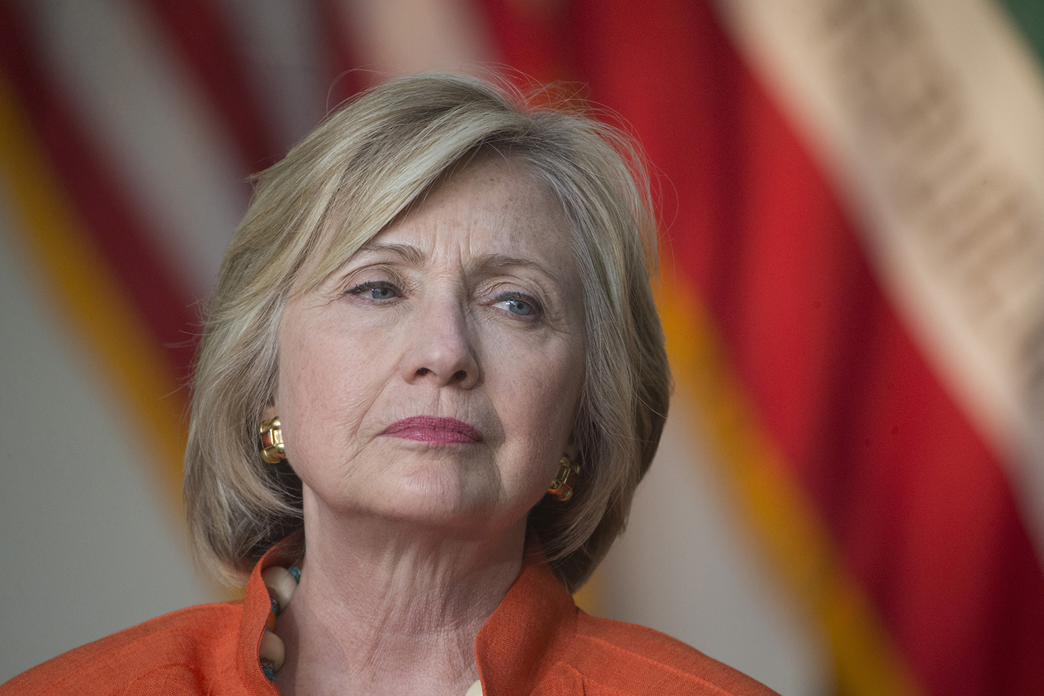 Clinton, aides said 327 times they did not recall details about private server