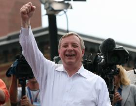 Top Dem Warns of New Menace in Obamacare Fight: Christian Scientist Shoe Salesmen