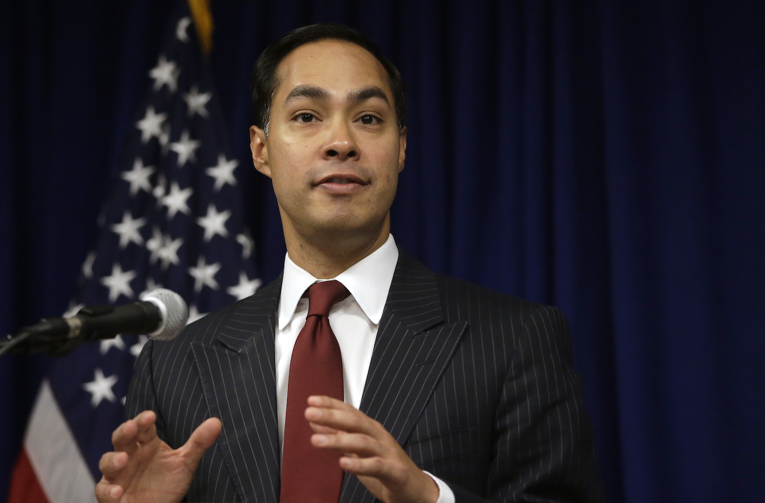 Obama administration cuts premiums on federal mortgage insurance