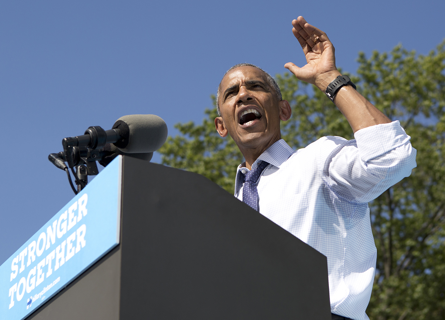 Obama claims sexism is the reason Hillary Clinton isn’t doing well