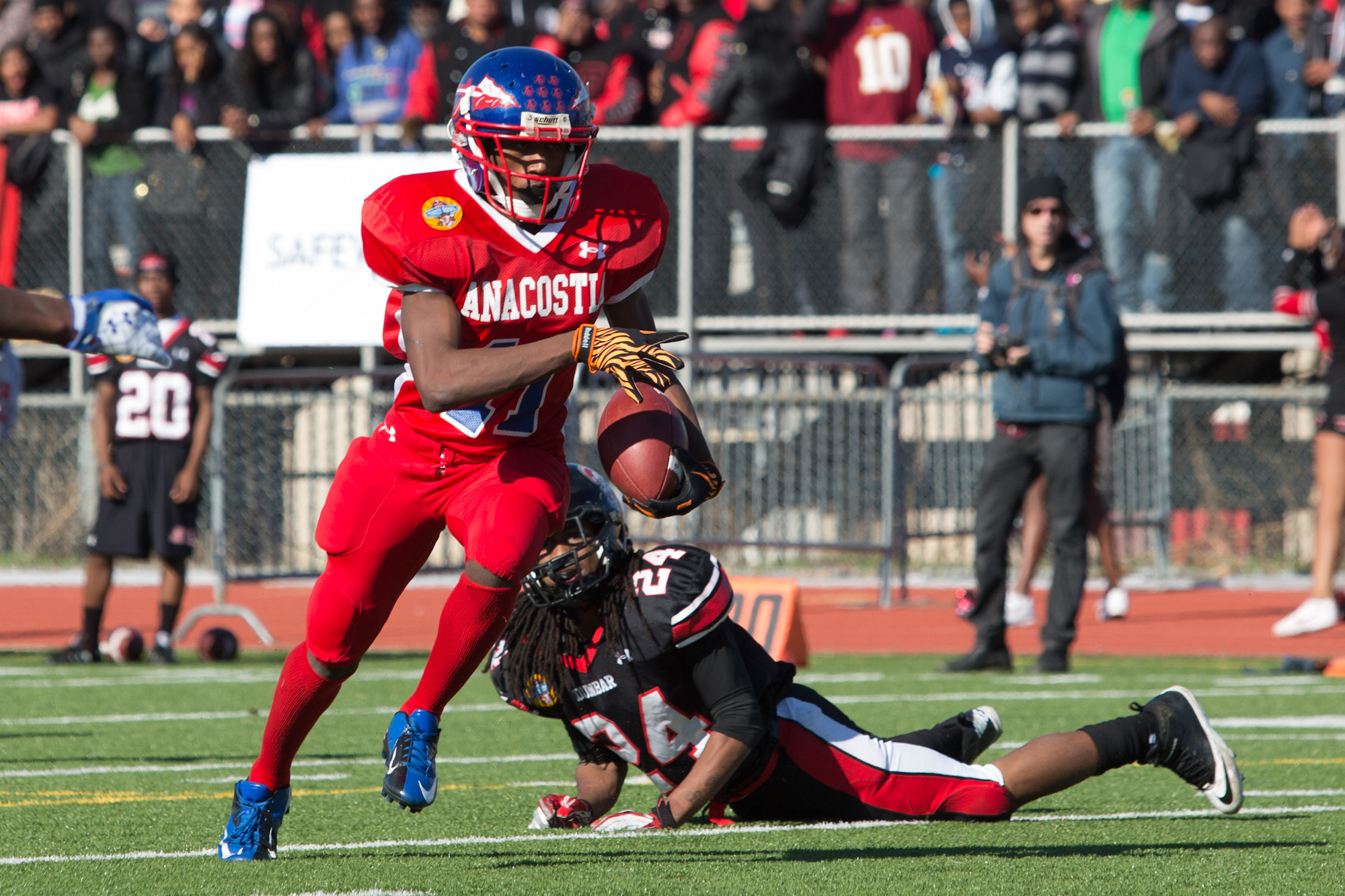 Dunbar tops Anacostia in controversial Turkey Bowl