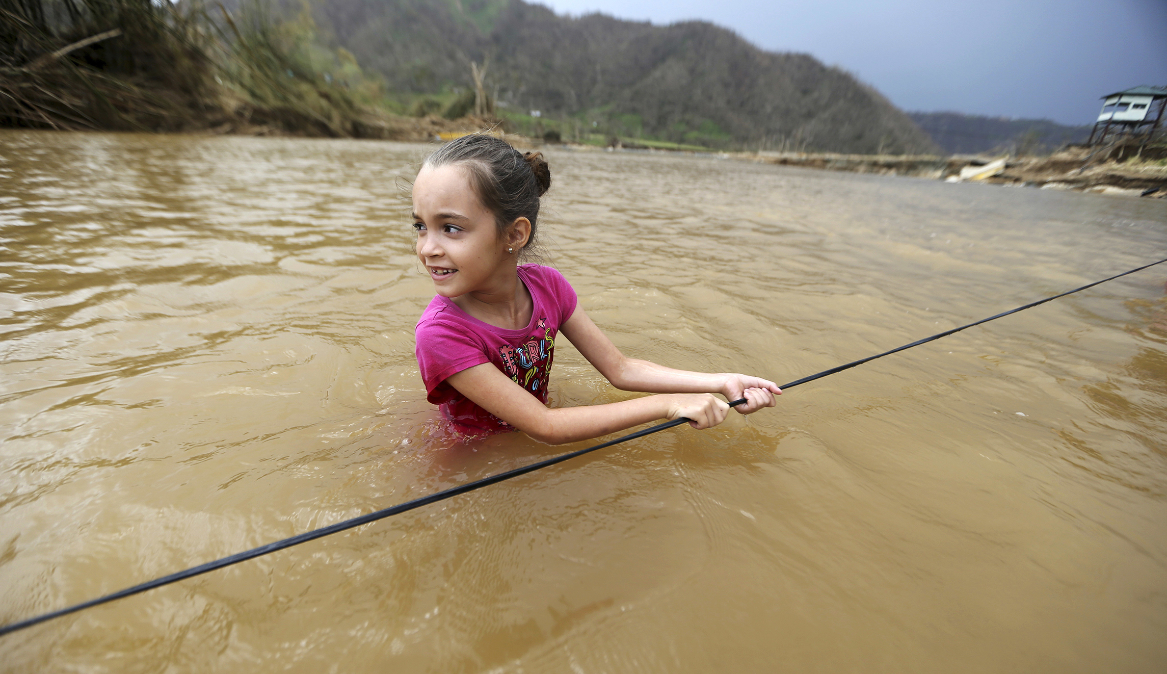 Celebrities, politicians tweet awkward photos to help Puerto Rico