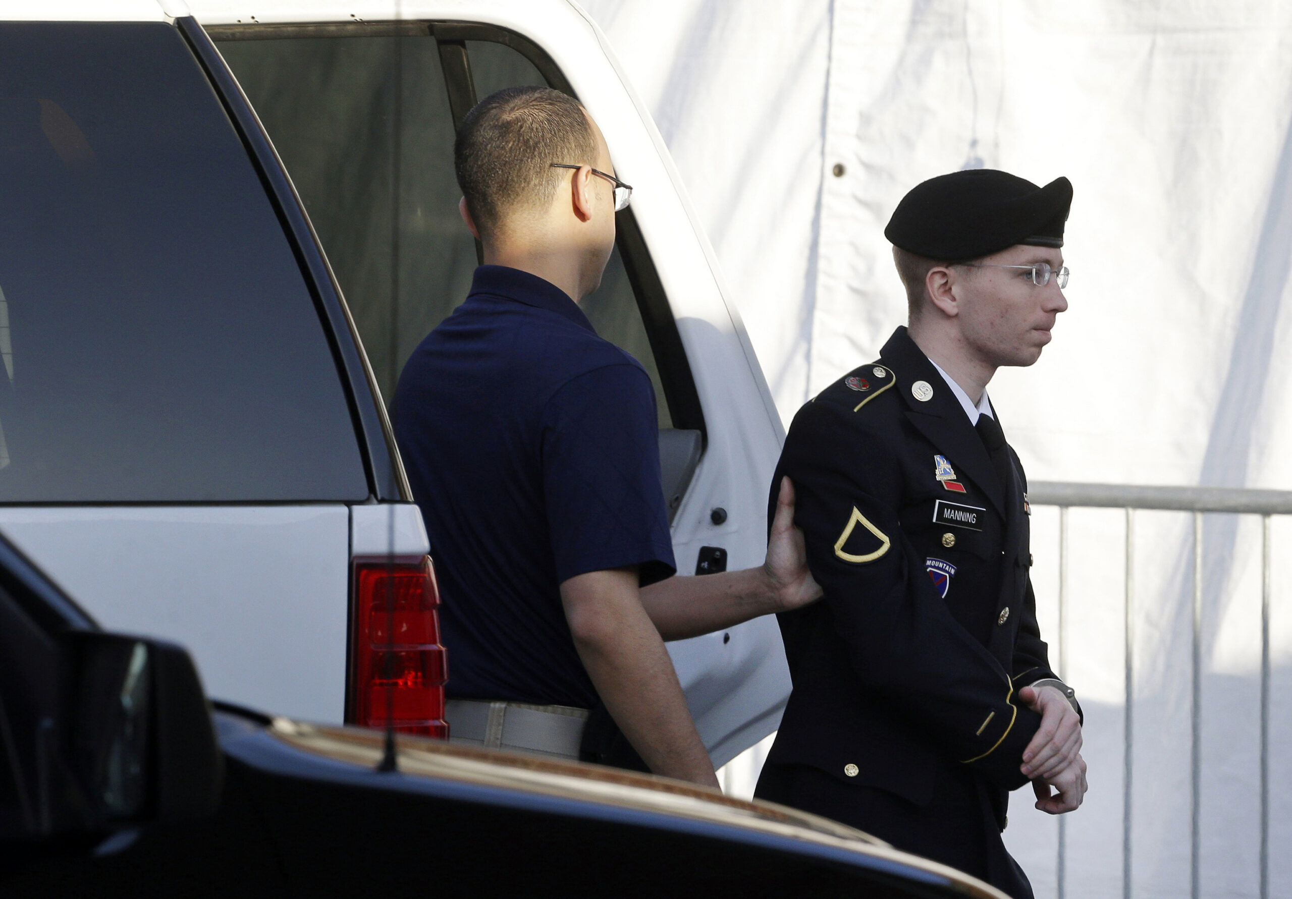 Bin Laden raid member can be WikiLeaks witness