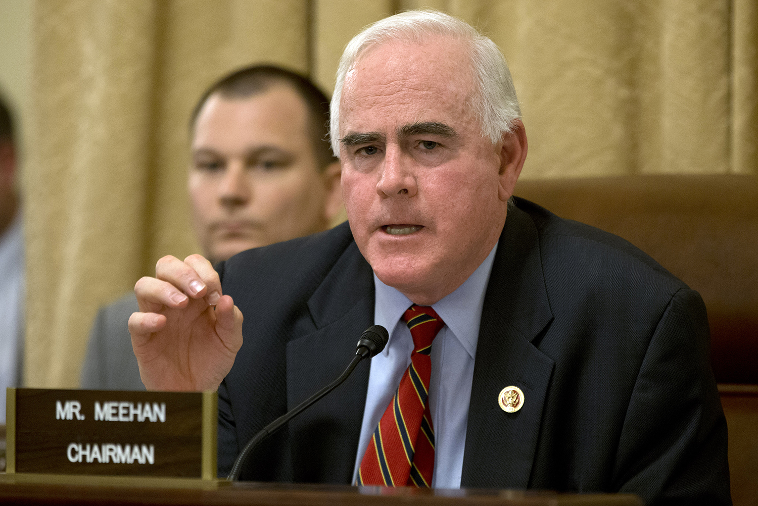 House votes to ban IRS bonuses until customer service improves