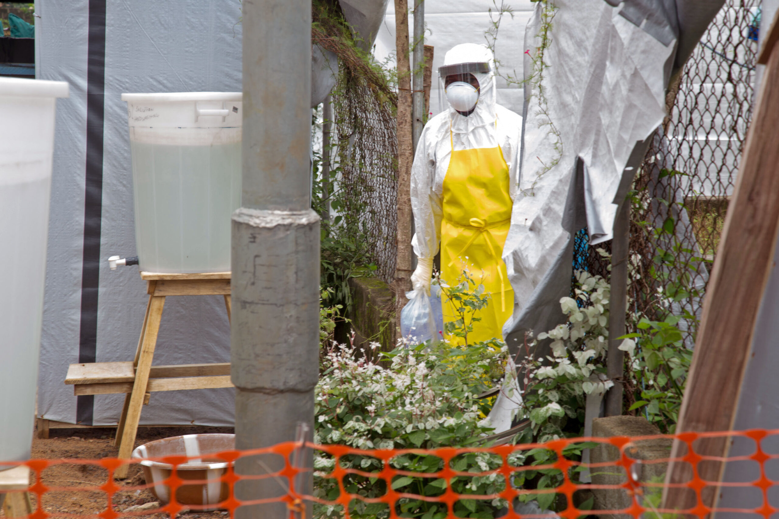 US to begin safety testing Ebola vaccine next week