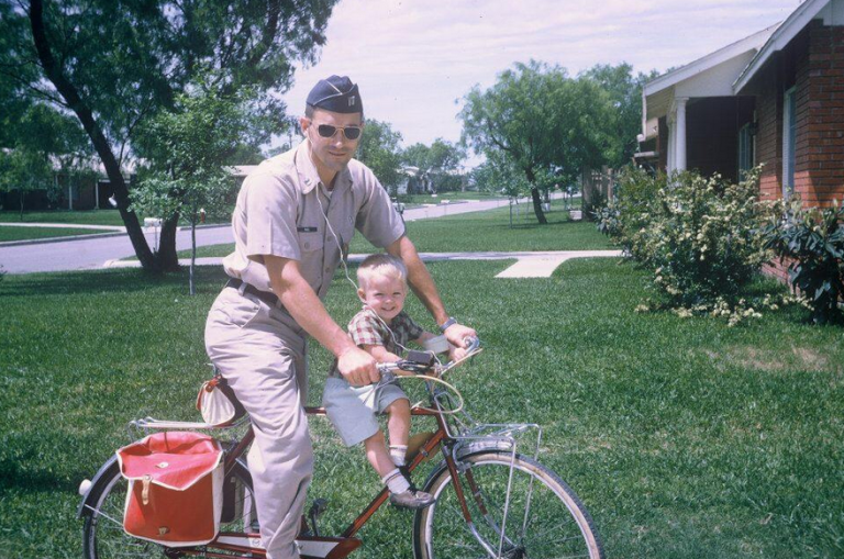 Rand Paul tweets idyllic photo with dad