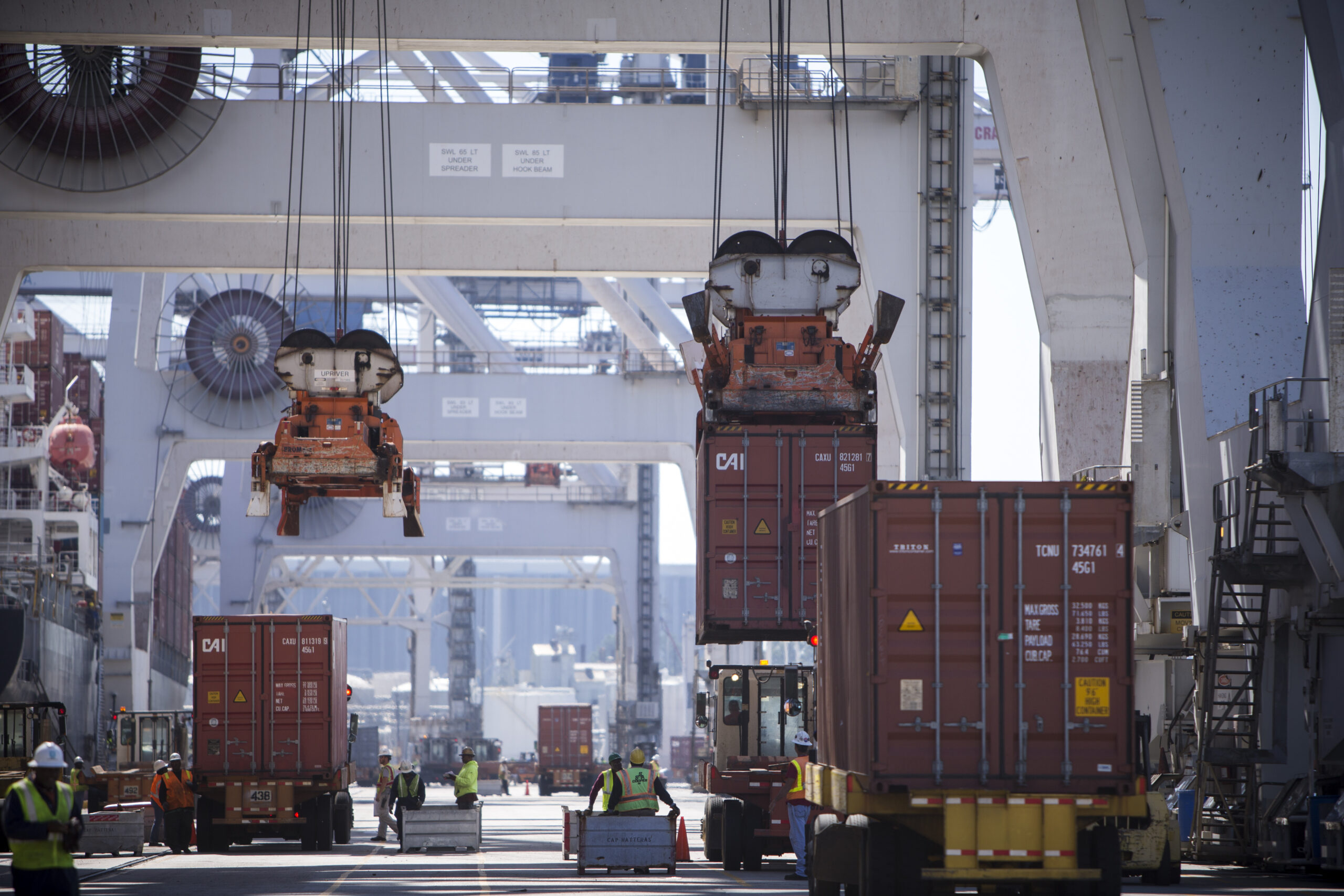 Georgia. signs agreement to deepen Savannah harbor