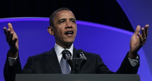 Press sits for Mitt; gives Obama standing ovation