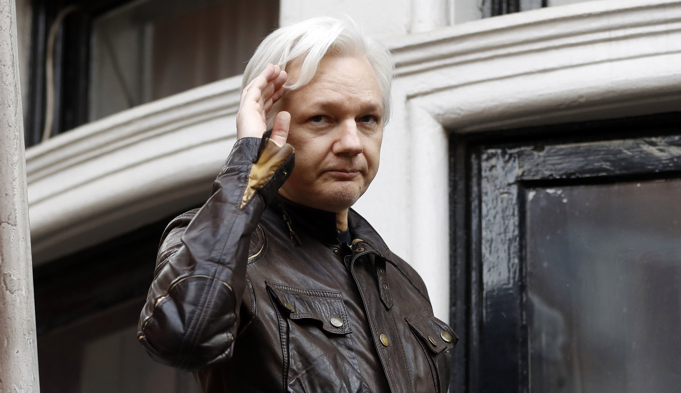 Julian Assange’s Twitter account briefly disappears