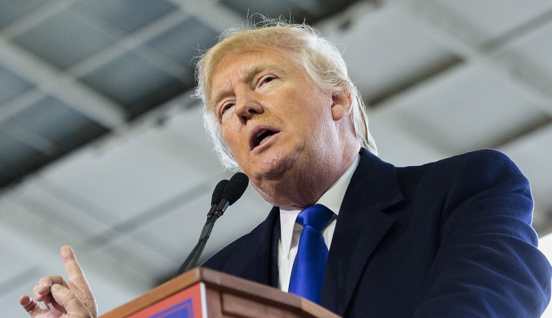 On gun control, Trump is back in ‘Apprentice’ mode