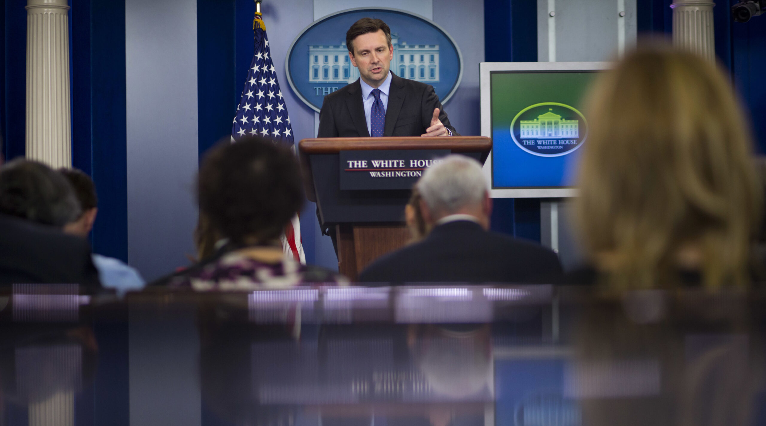 White House dimisses Trump’s pledge to tear up climate deal