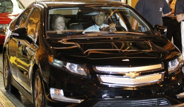 Obama promotes proposed $10,000 Volt tax credit