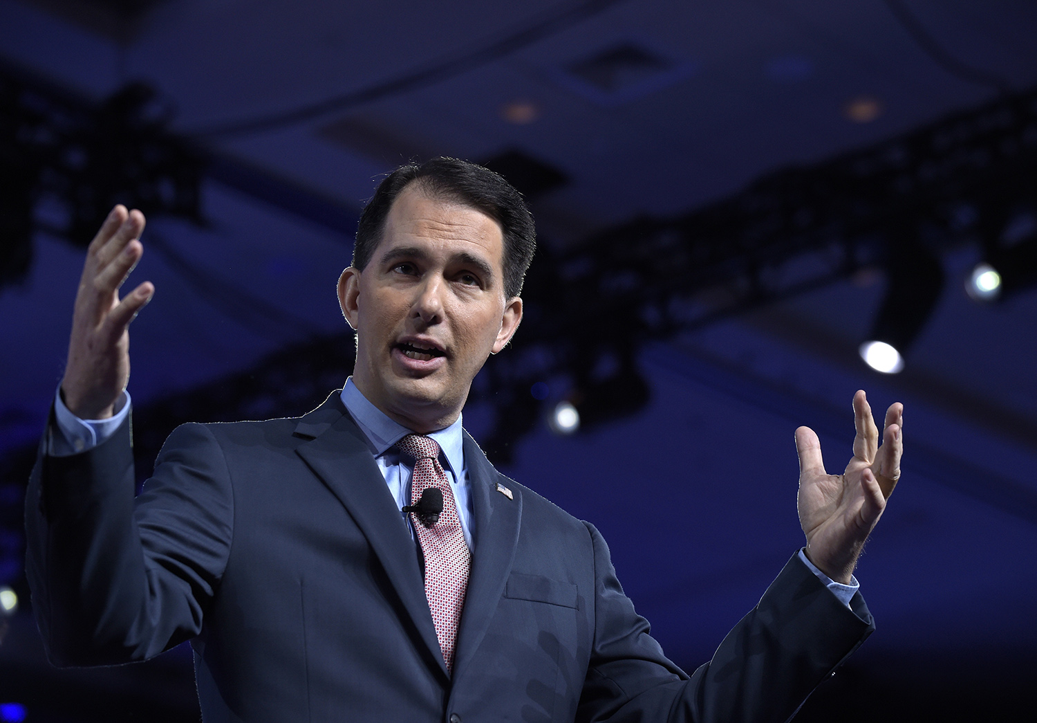 GOP Gov. Walker questions border tax idea