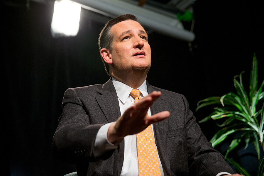 Cruz wraps himself in the mantle of Reagan