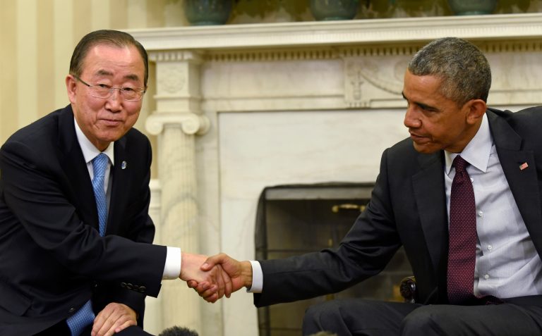 President Barack Obama shakes hands with United Nations Secretary-General Ban Ki-moon during their meeting in the Oval Office at the White House in Washington, Tuesday, Aug. 4, 2015. (AP Photo/Susan Walsh)
