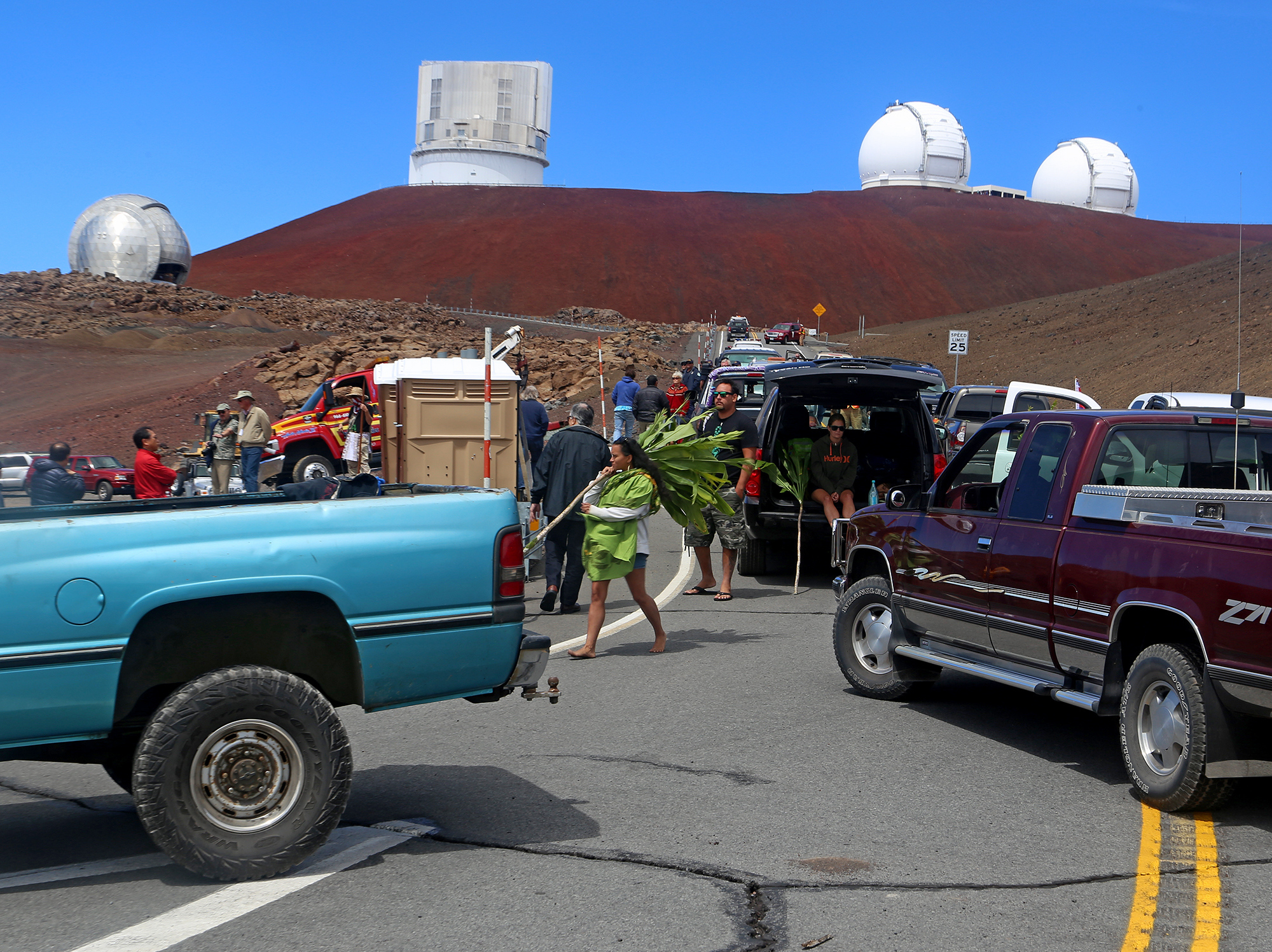 Protesters halt Hawaii telescope groundbreaking