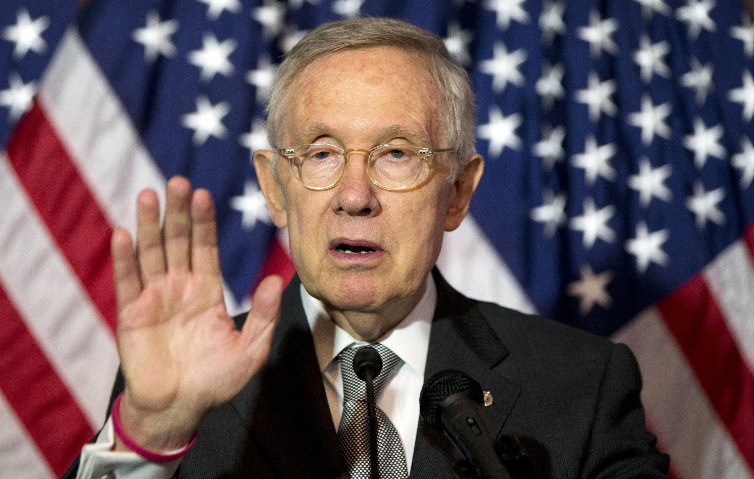 Reid calls on FBI to investigate if Trump and Russia are conspiring