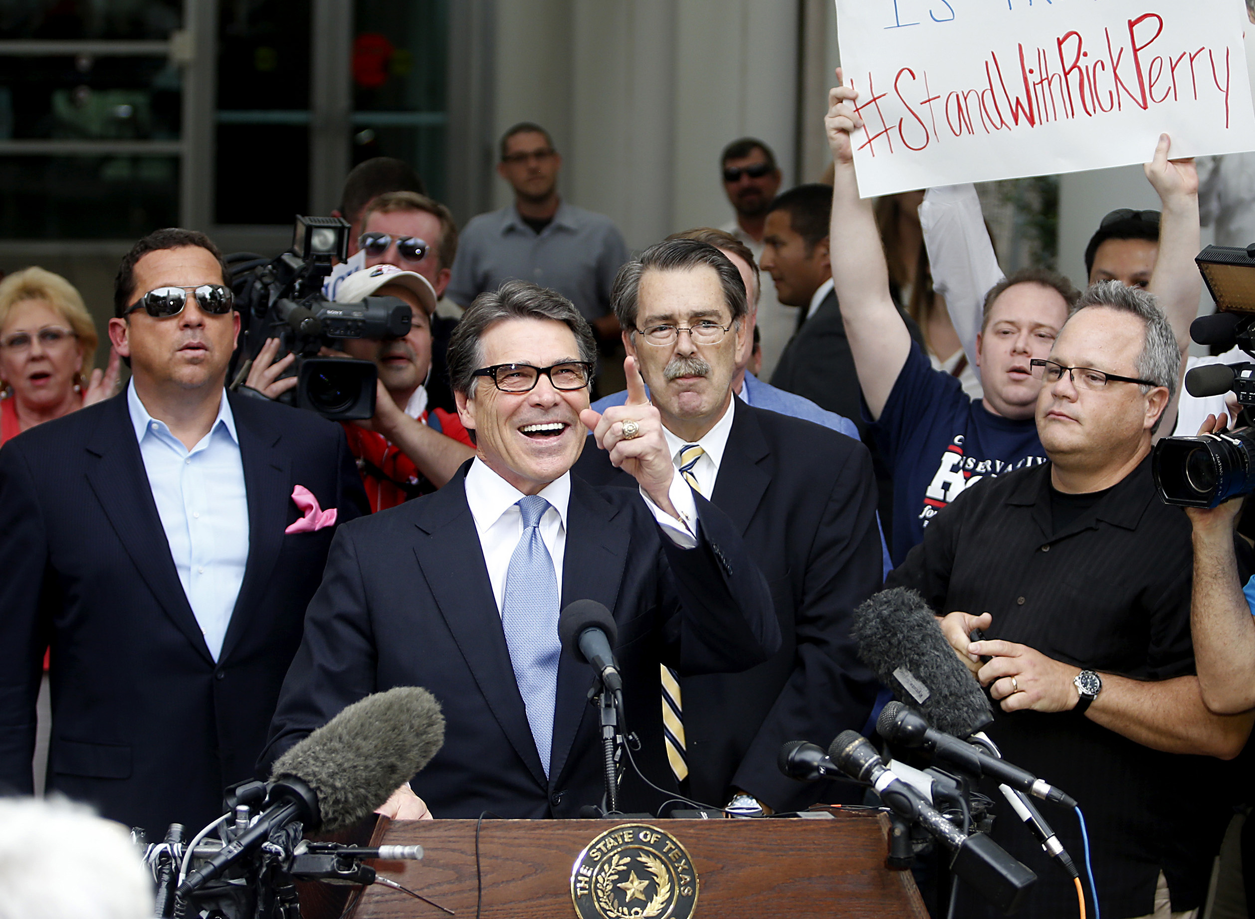 Texas Gov. Rick Perry still looks strong