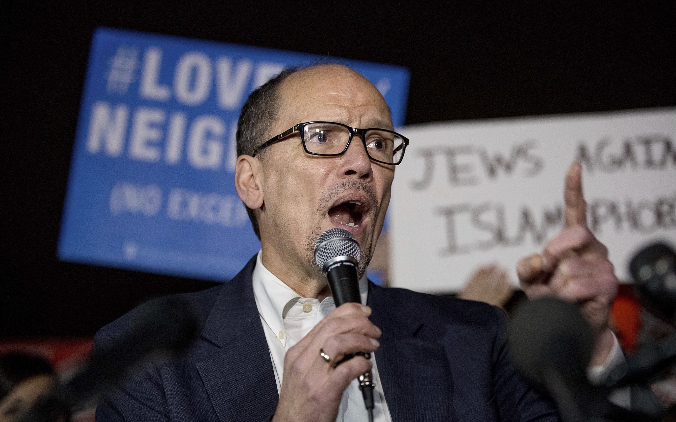 DNC Chair Tom Perez heckled by Sanders’ camp in California
