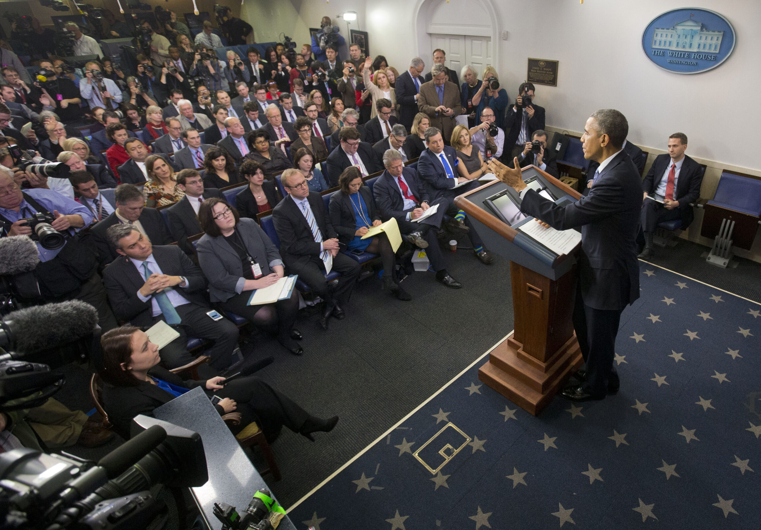 Obama takes questions only from female reporters
