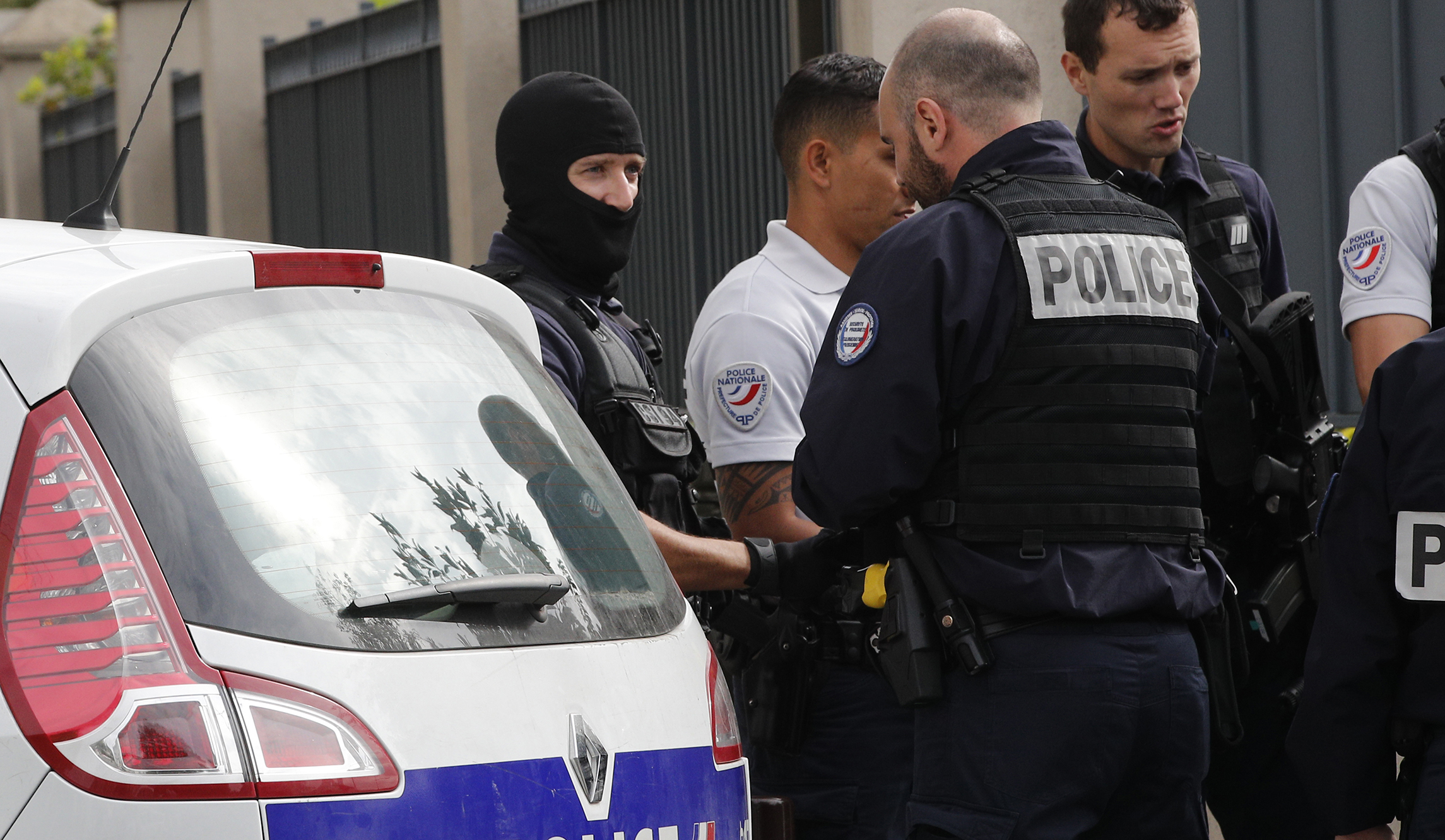 4 American women attacked with acid at French train station