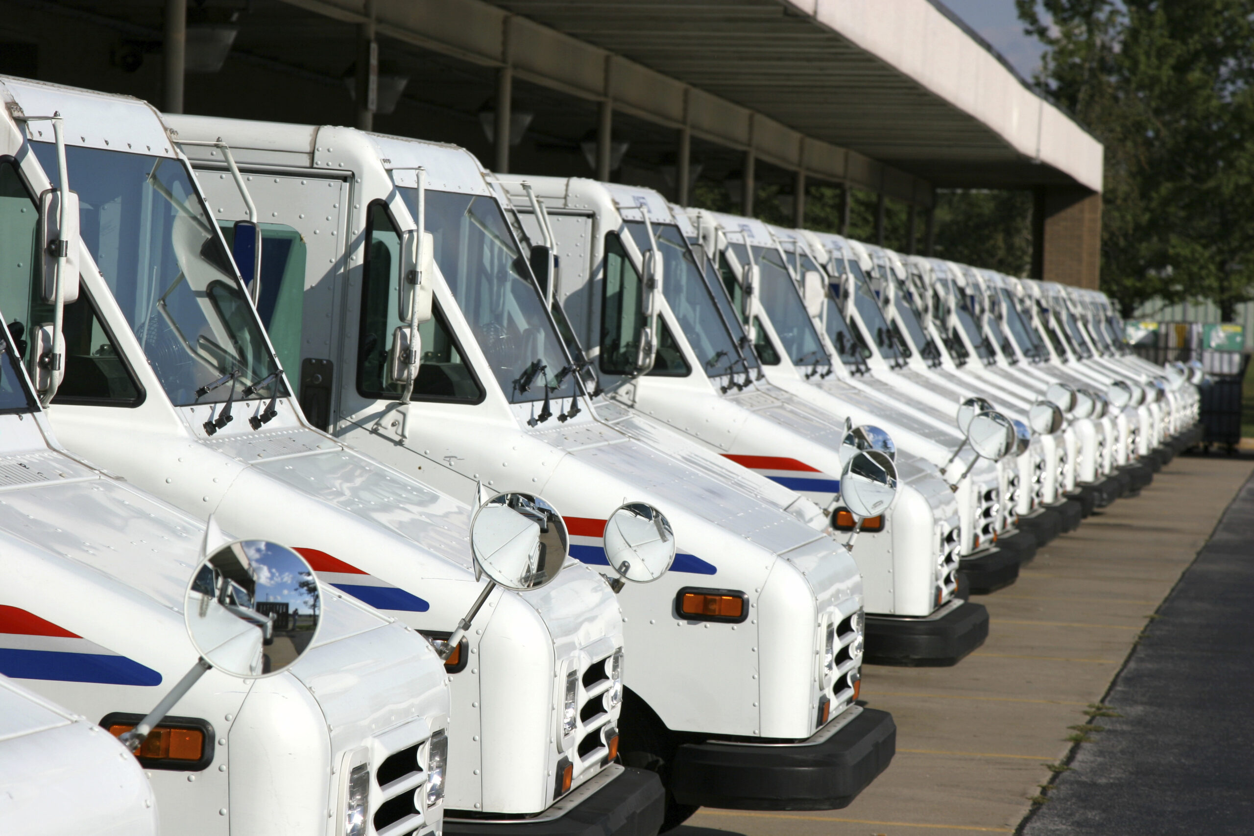 USPS overpaid for gas by nearly $100 million: report