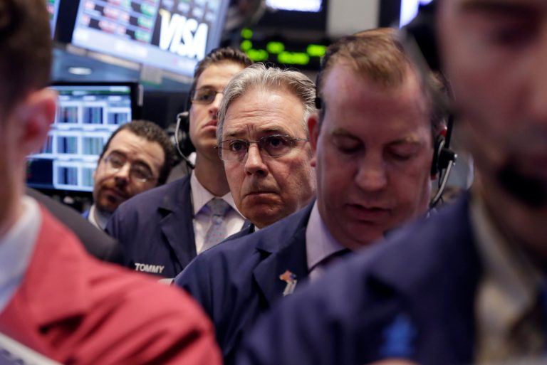 Investors play it safe as doubt over economy rises