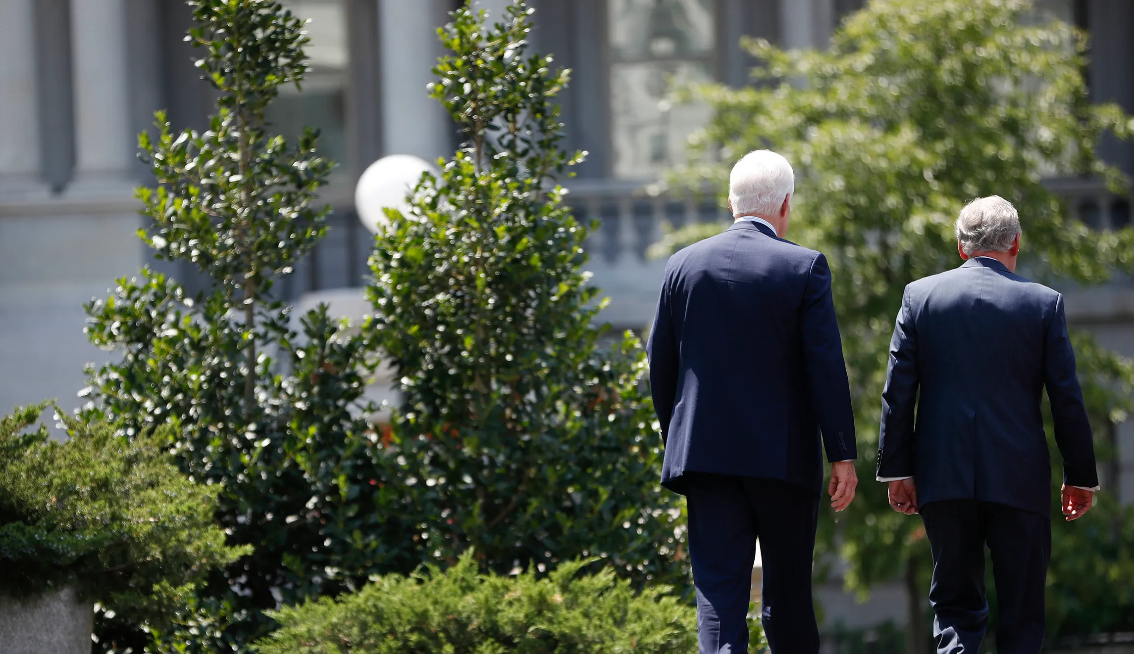 White House sending top officials to Capitol Hill to rally GOP holdouts on healthcare