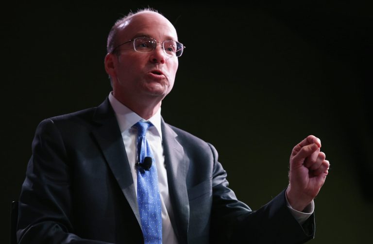 Politico's Chief White House correspondent Mike Allen speaks during the Politico Playbook Lunch at The Hamilton May 19, 2014 in Washington. (Photo by Chip Somodevilla/Getty images)