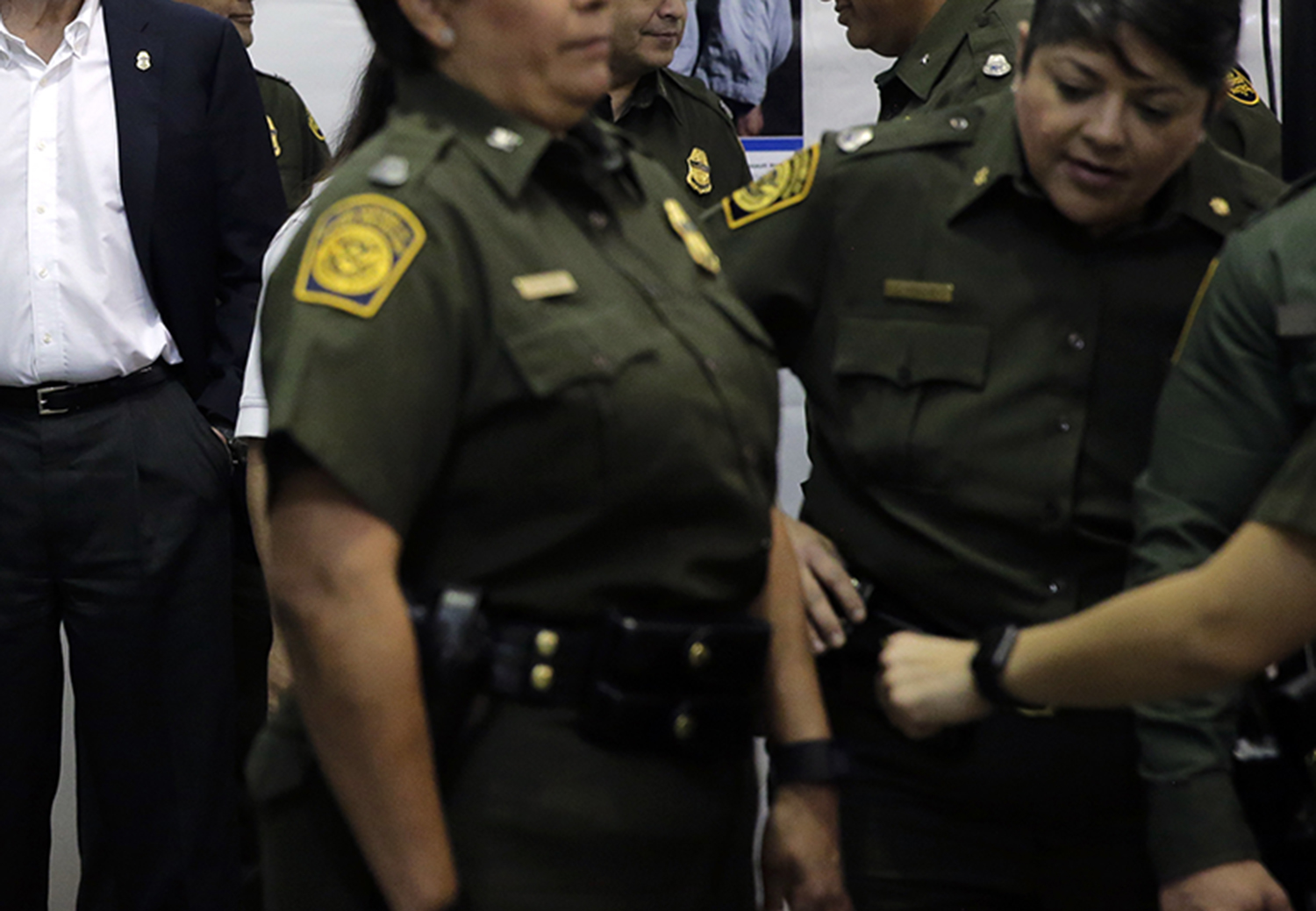 Feds: No new policy requiring post-flight ID checks