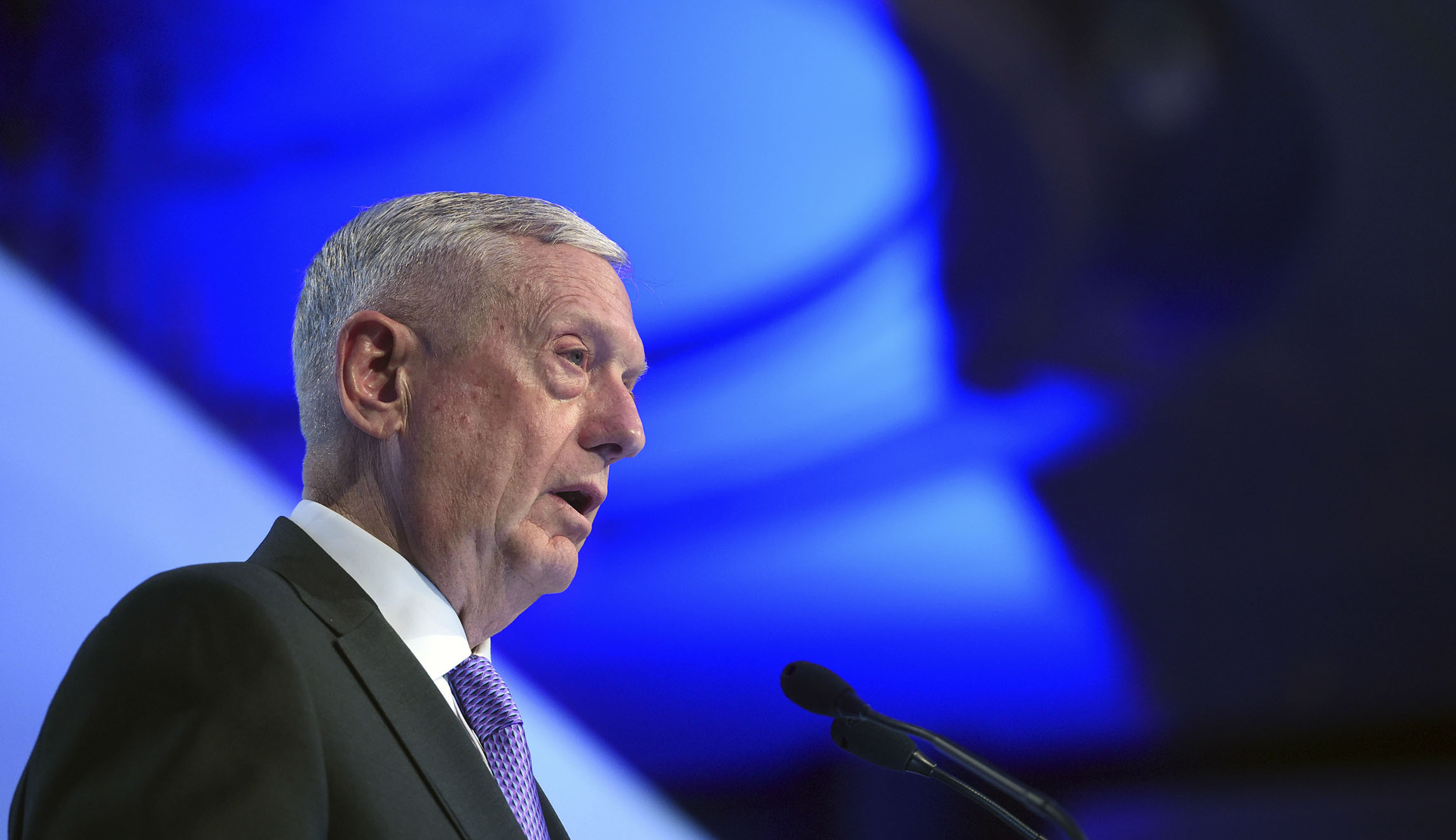 Pentagon scales back number of reporters traveling with Jim Mattis