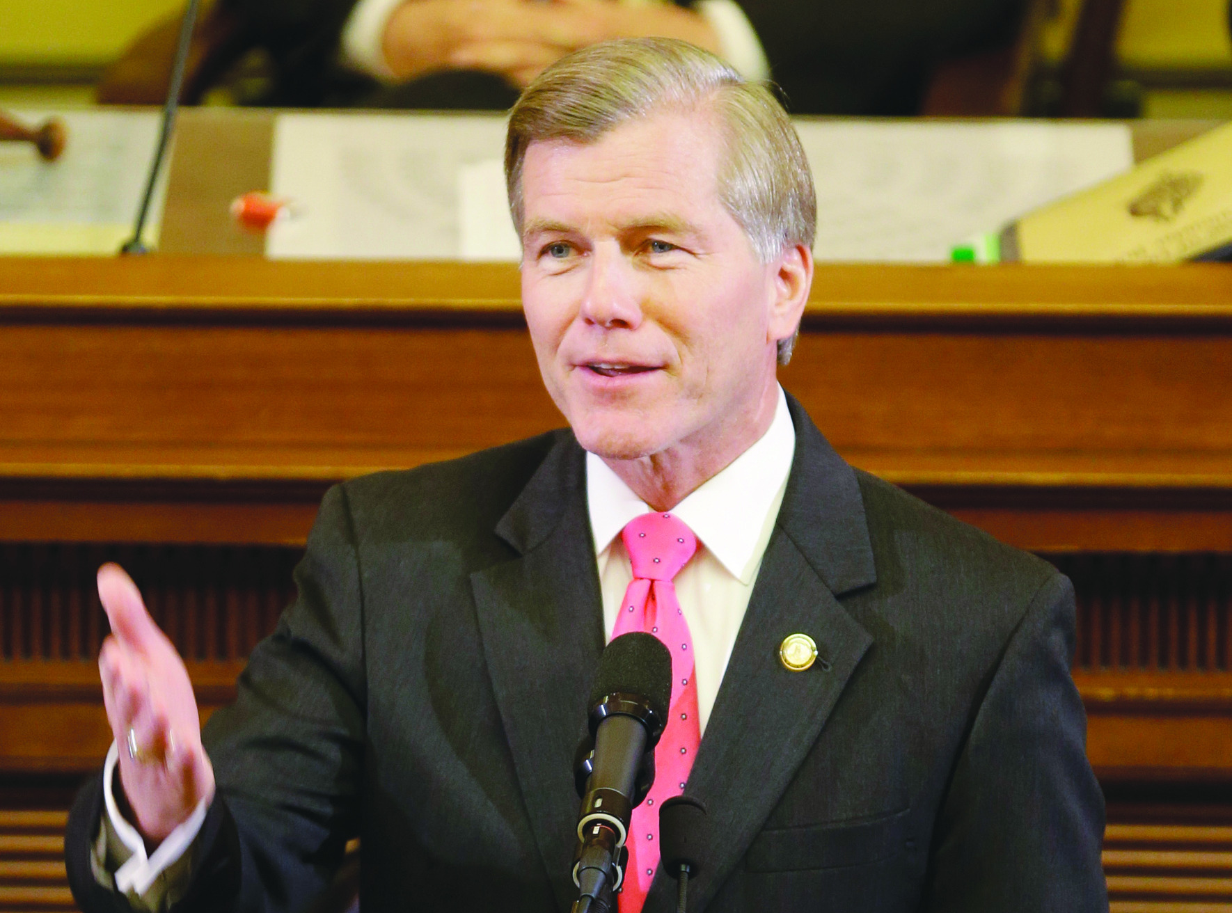 Virginia Gov. Bob McDonnell says firm in FBI probe got no special deals