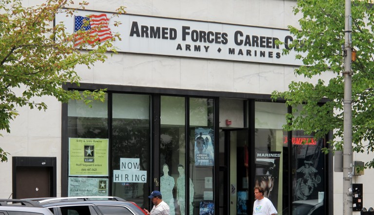 The Army faces a goal of recruiting 80,000 new soldiers by September 2018. (AP Photo/Jim Fitzgerald)