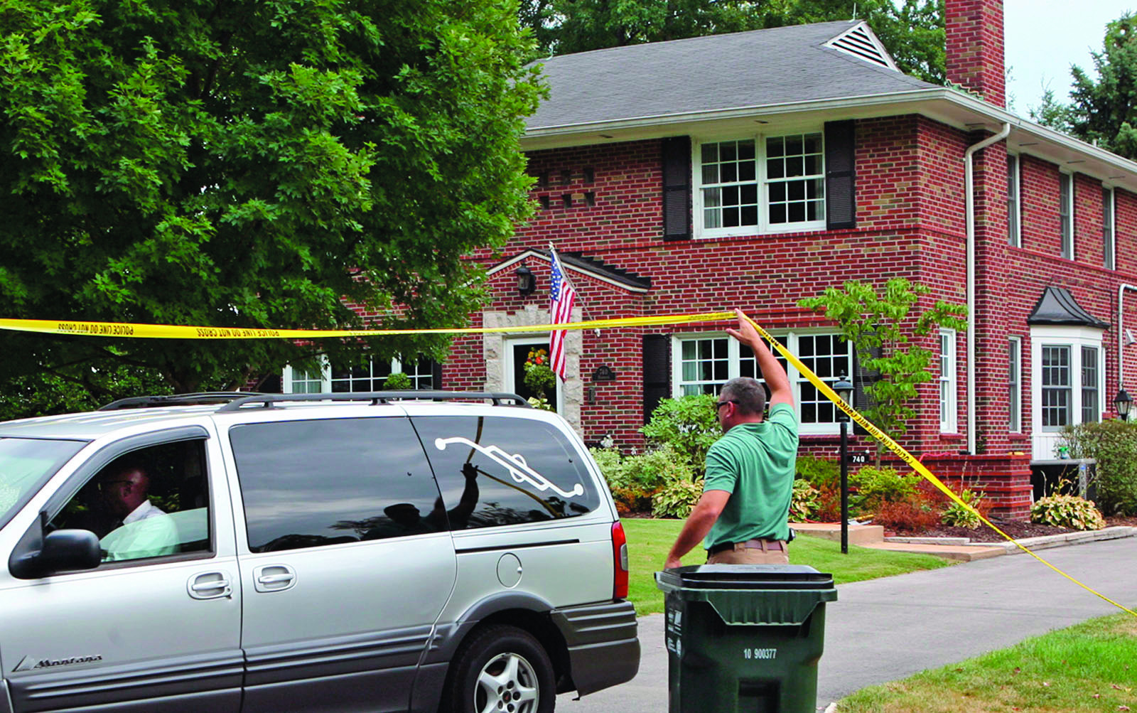 Missouri police investigate death of mom, 2 kids