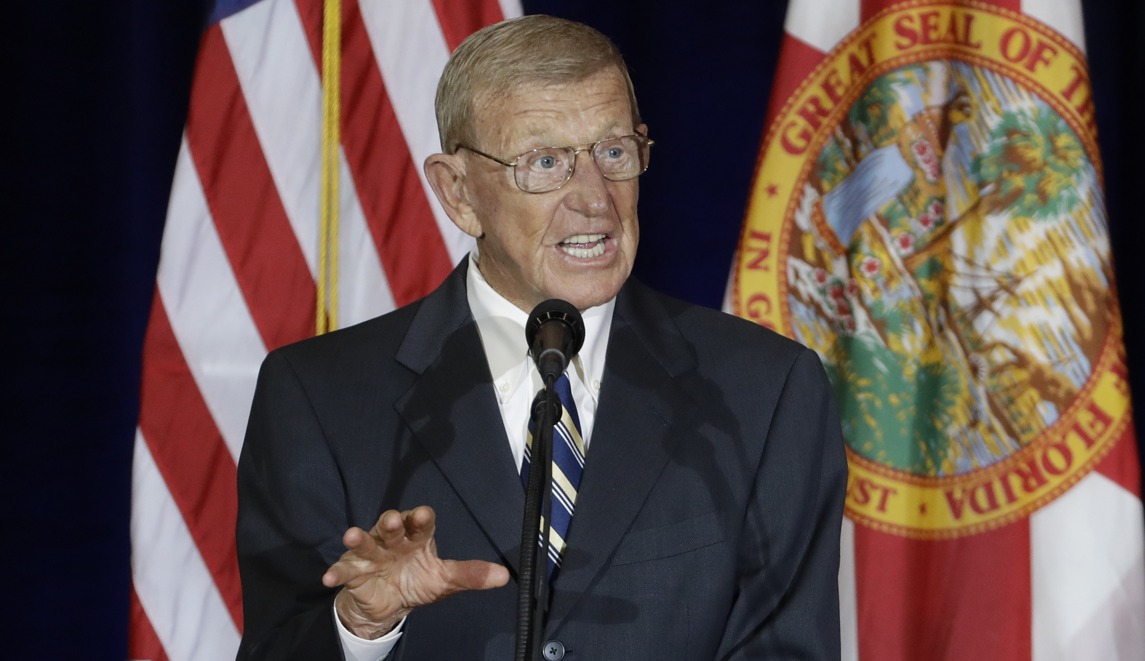 Why Lou Holtz is suing the Daily Beast