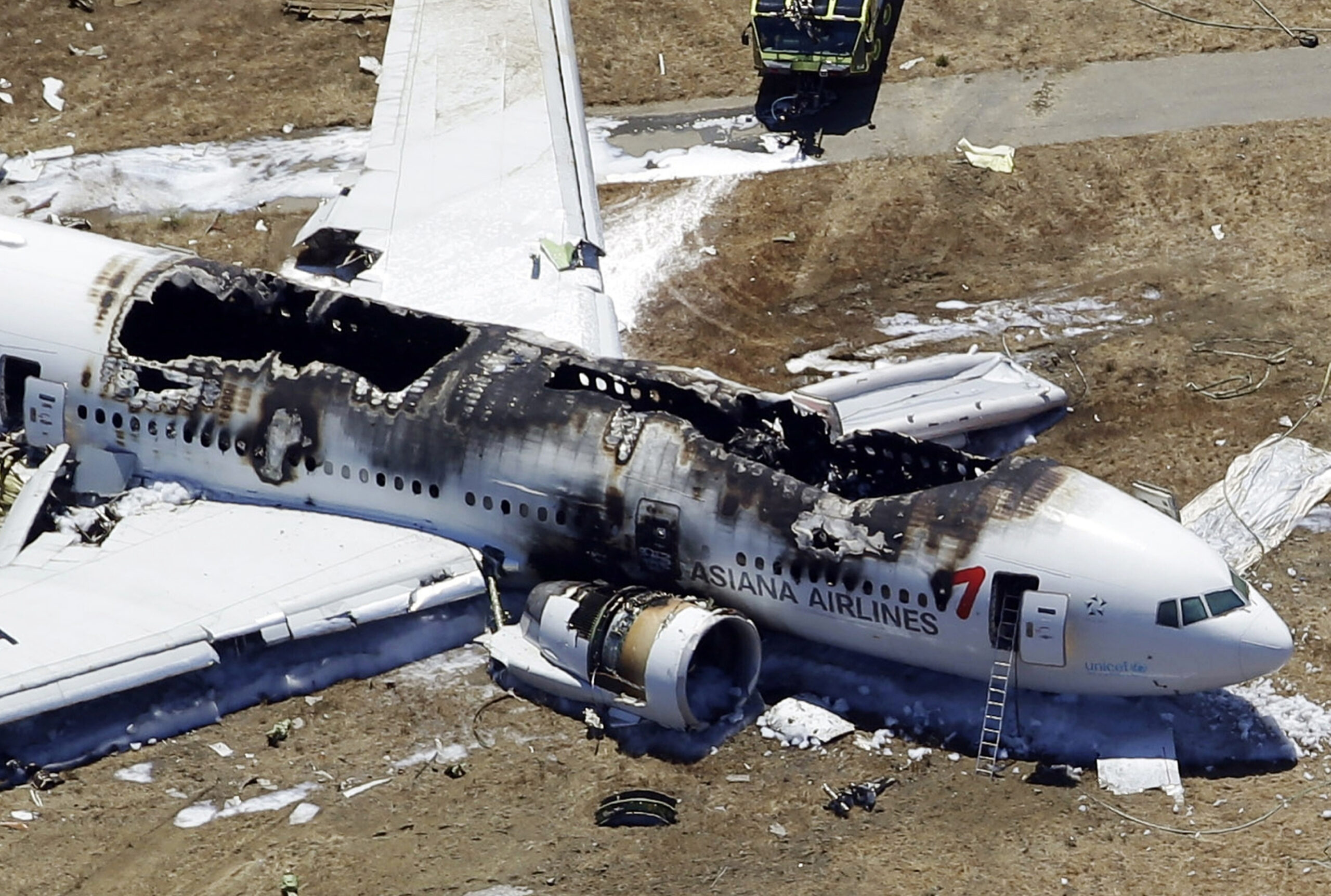 Pilots, airline fault equipment in Asiana crash