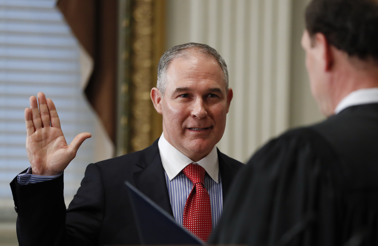 EPA’s Pruitt faces probe that could see him disbarred