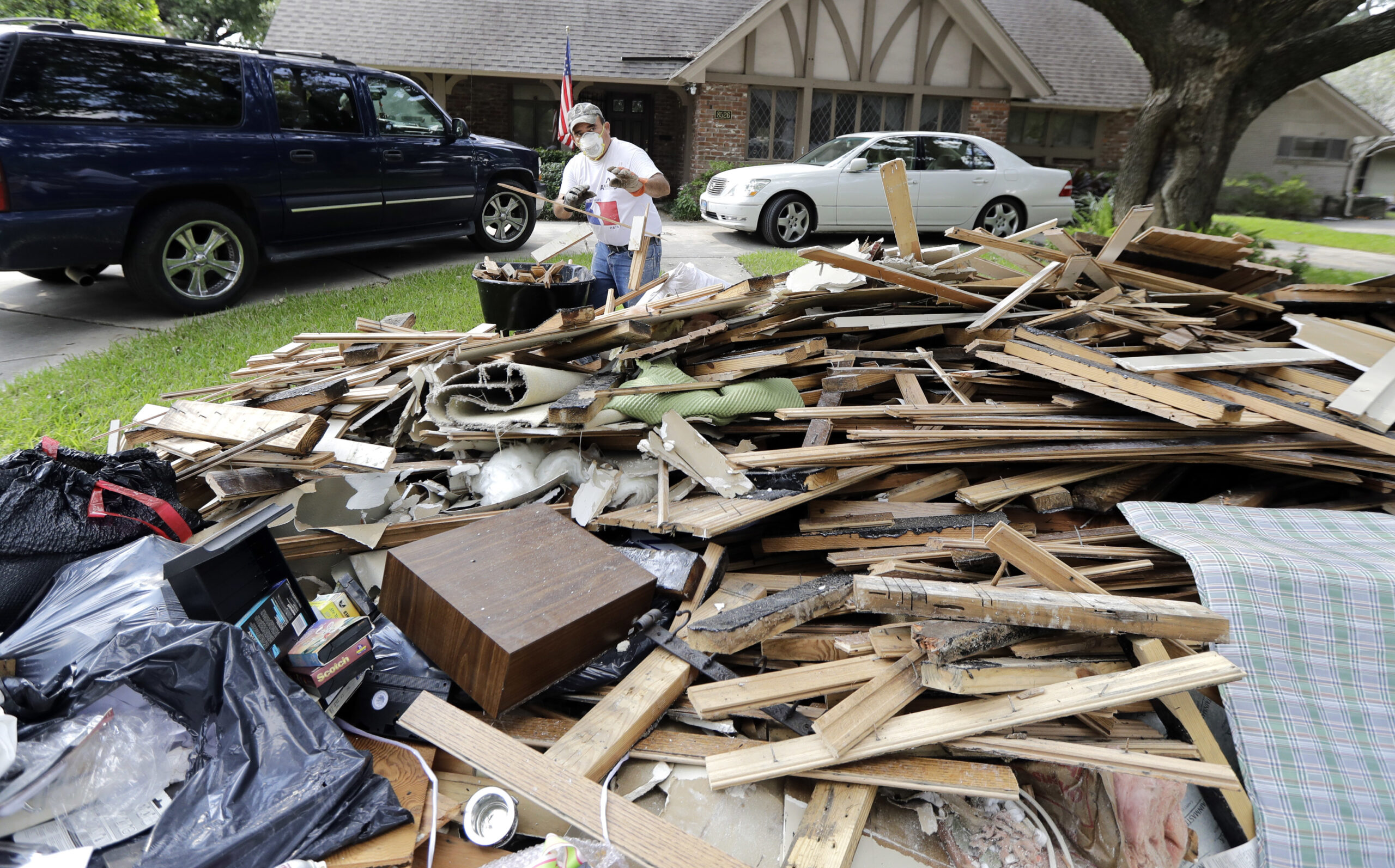 Roy Blunt warns against overspending on Hurricane Harvey recovery