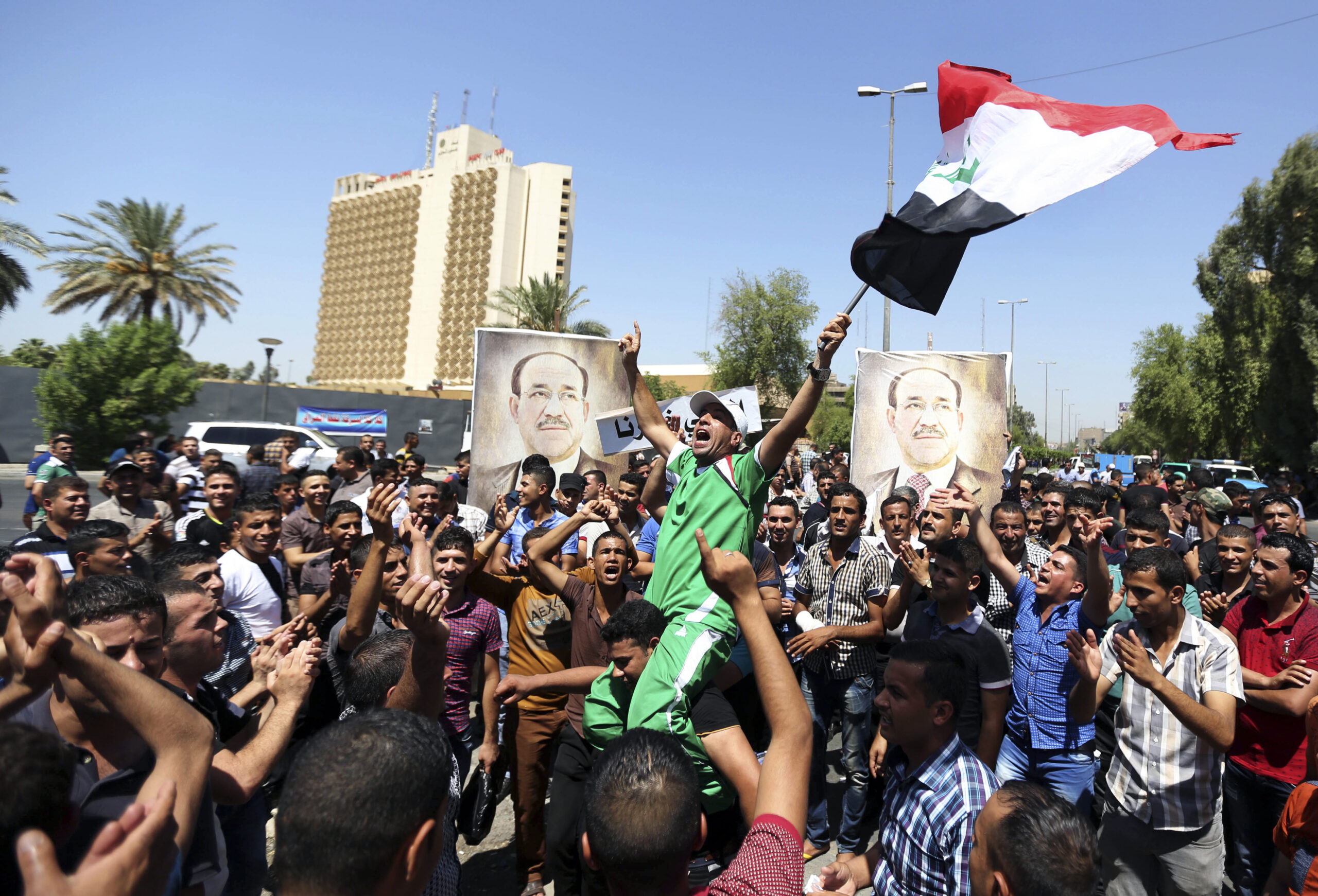 Obama backs new Iraqi leadership
