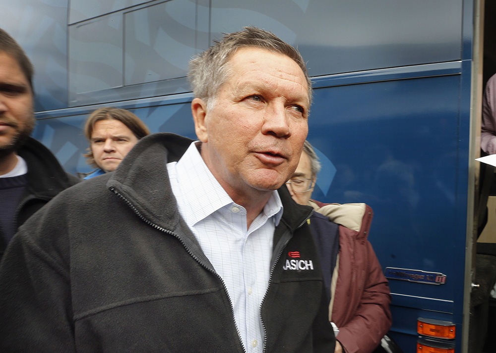GOP governors ditch Iowa, head to campaign in N.H.