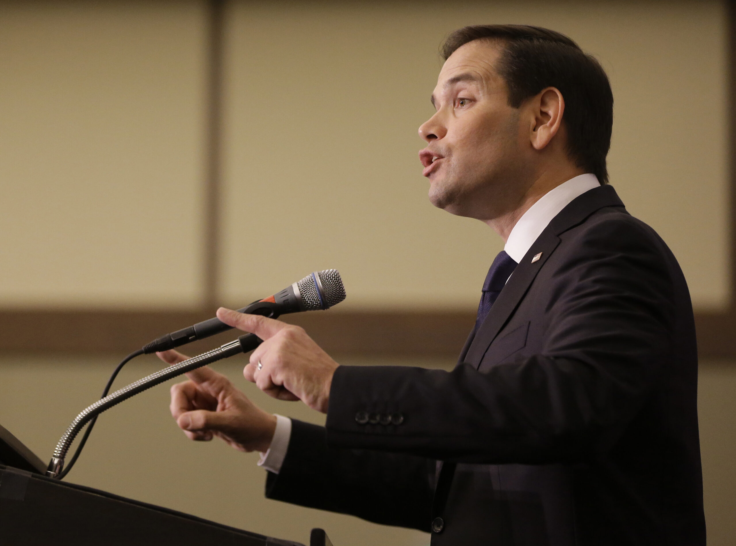 Rubio, Menendez warn on safety of flights to and from Cuba