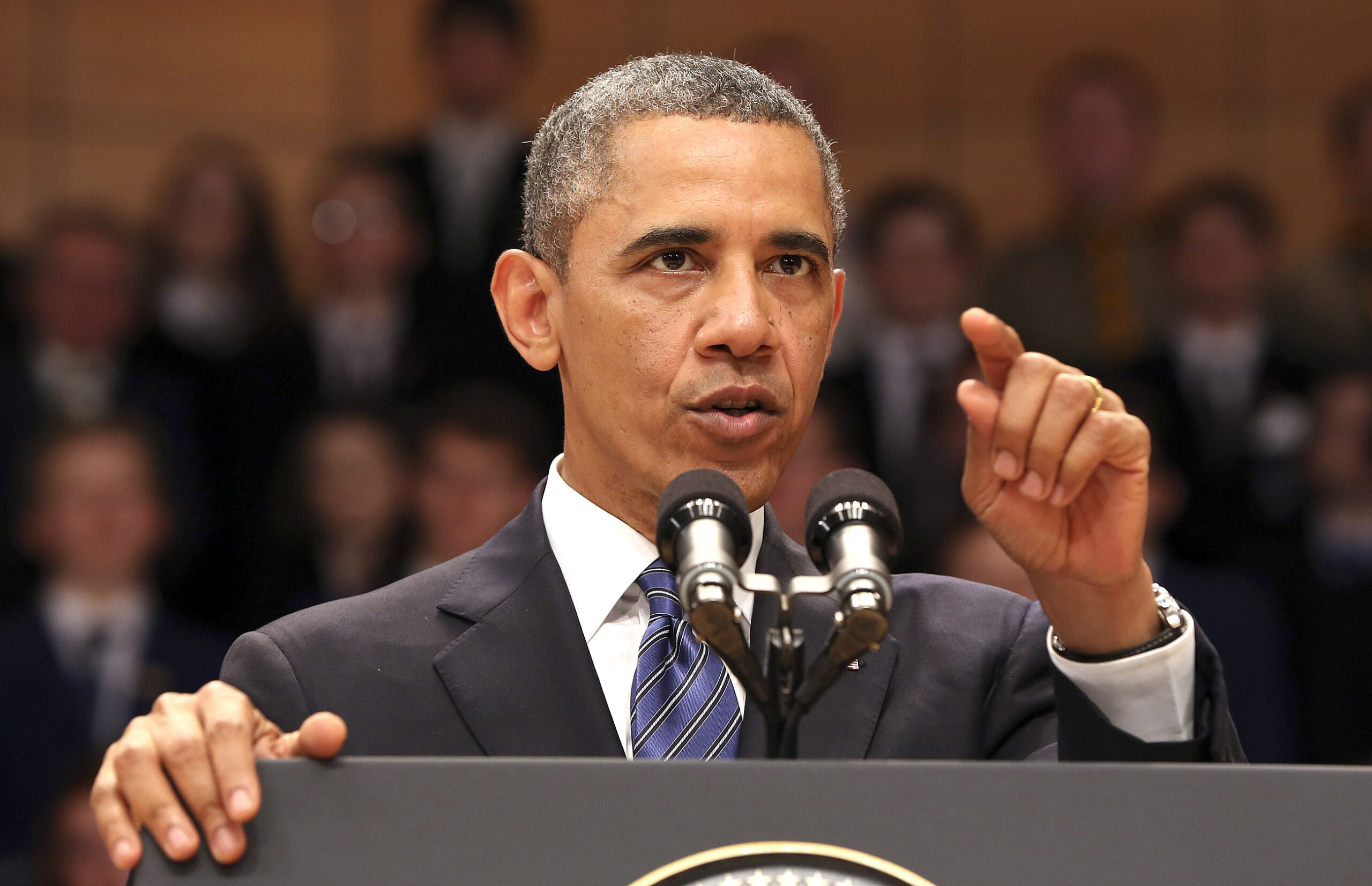 Poll: Obama’s approval rating takes a dive amid controversies