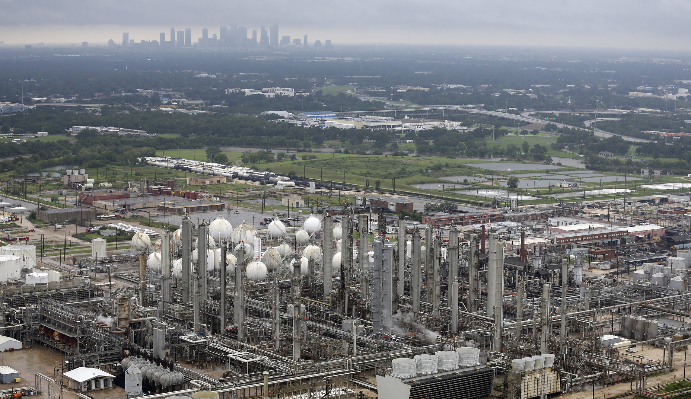 EPA gives all clear: No toxic cloud after Houston chemical plant explosion