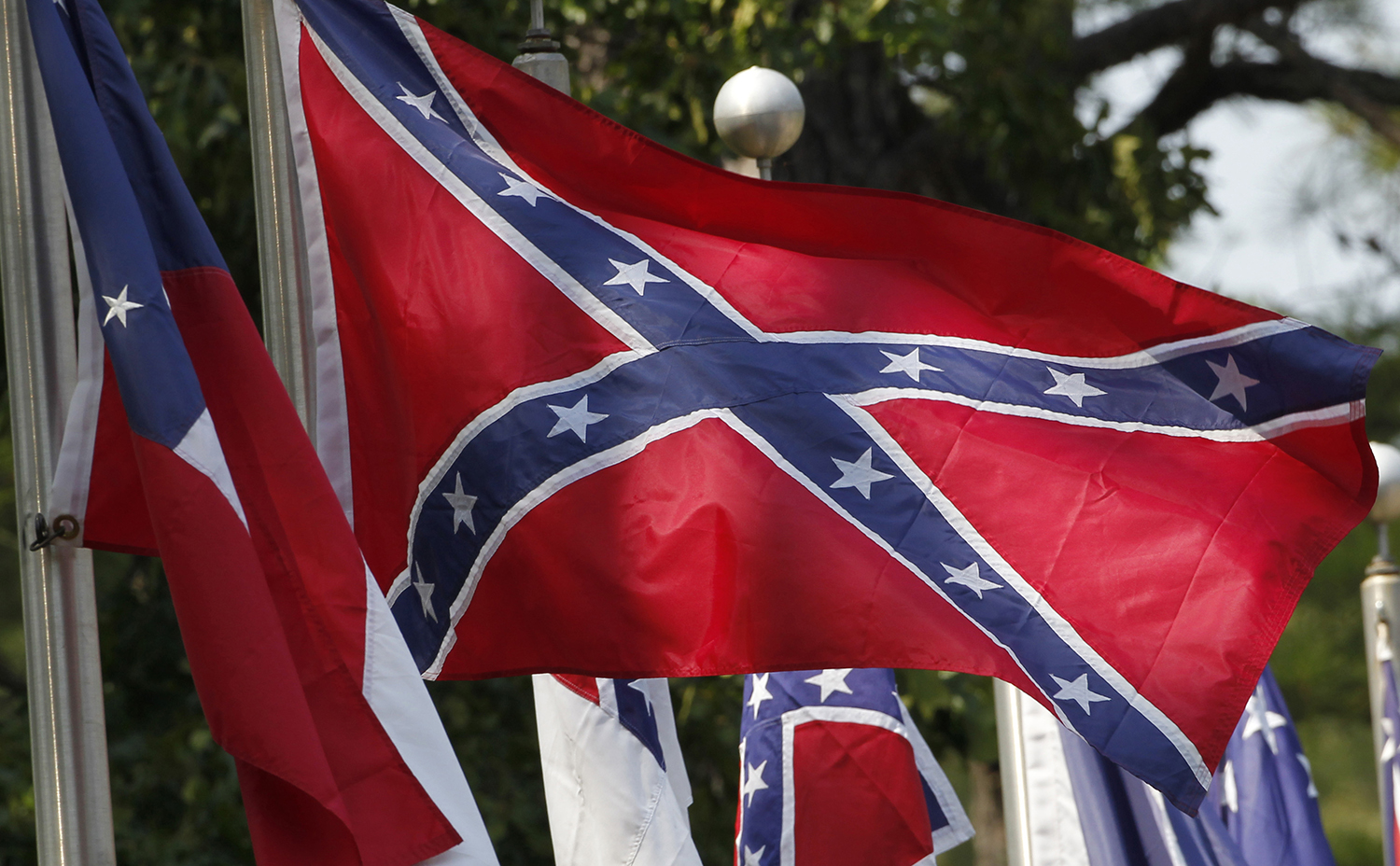 Ohio lawmakers reject amendment to ban Confederate flags at county fairs