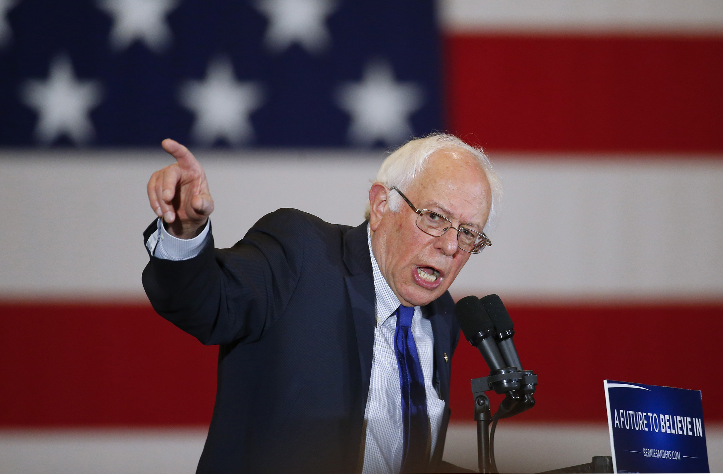 Sanders suspends controversial Jewish outreach coordinator