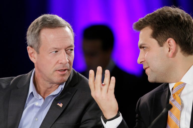 Maryland Gov. Martin O'Malley, left, talks with Arkansas state Sen. Jonathan Dismang during a meeting dealing with healthcare at the Southern Governors' Association in Little Rock, Ark., Saturday. (AP Photo/Danny Johnston)