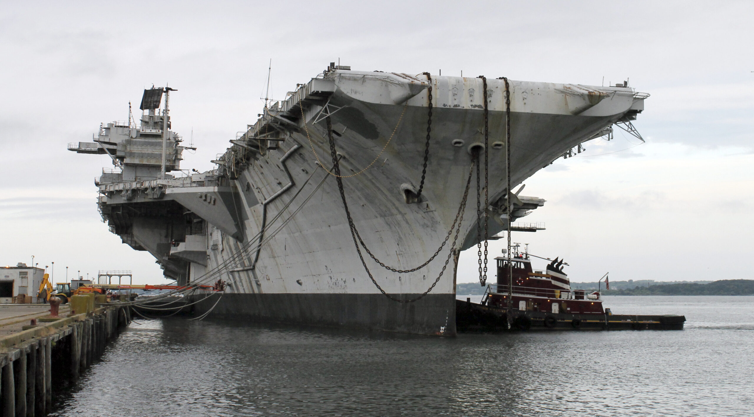 USS Saratoga carrier heads off to be scrapped