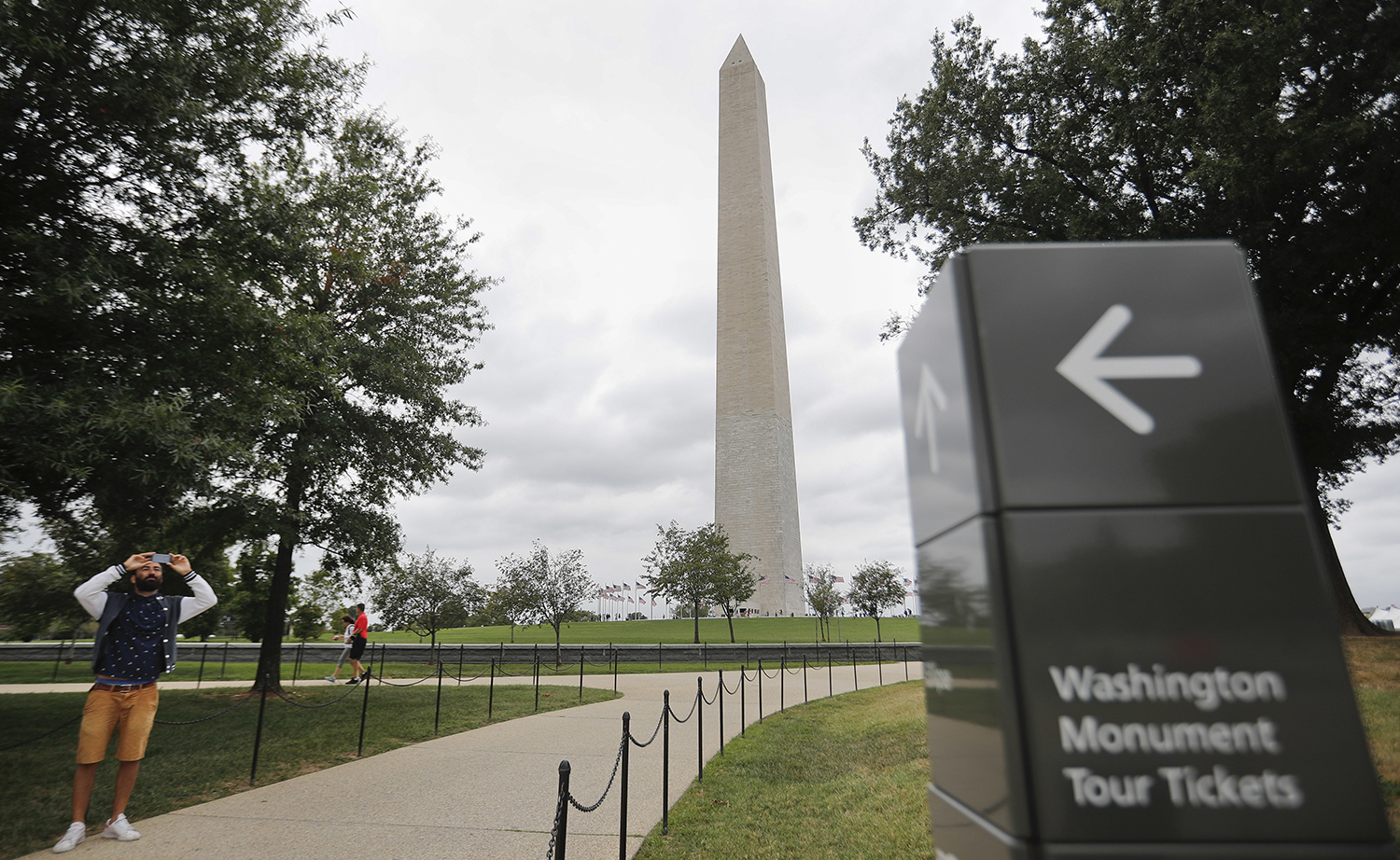 Virginia man pleads guilty to planning terror attacks in DC