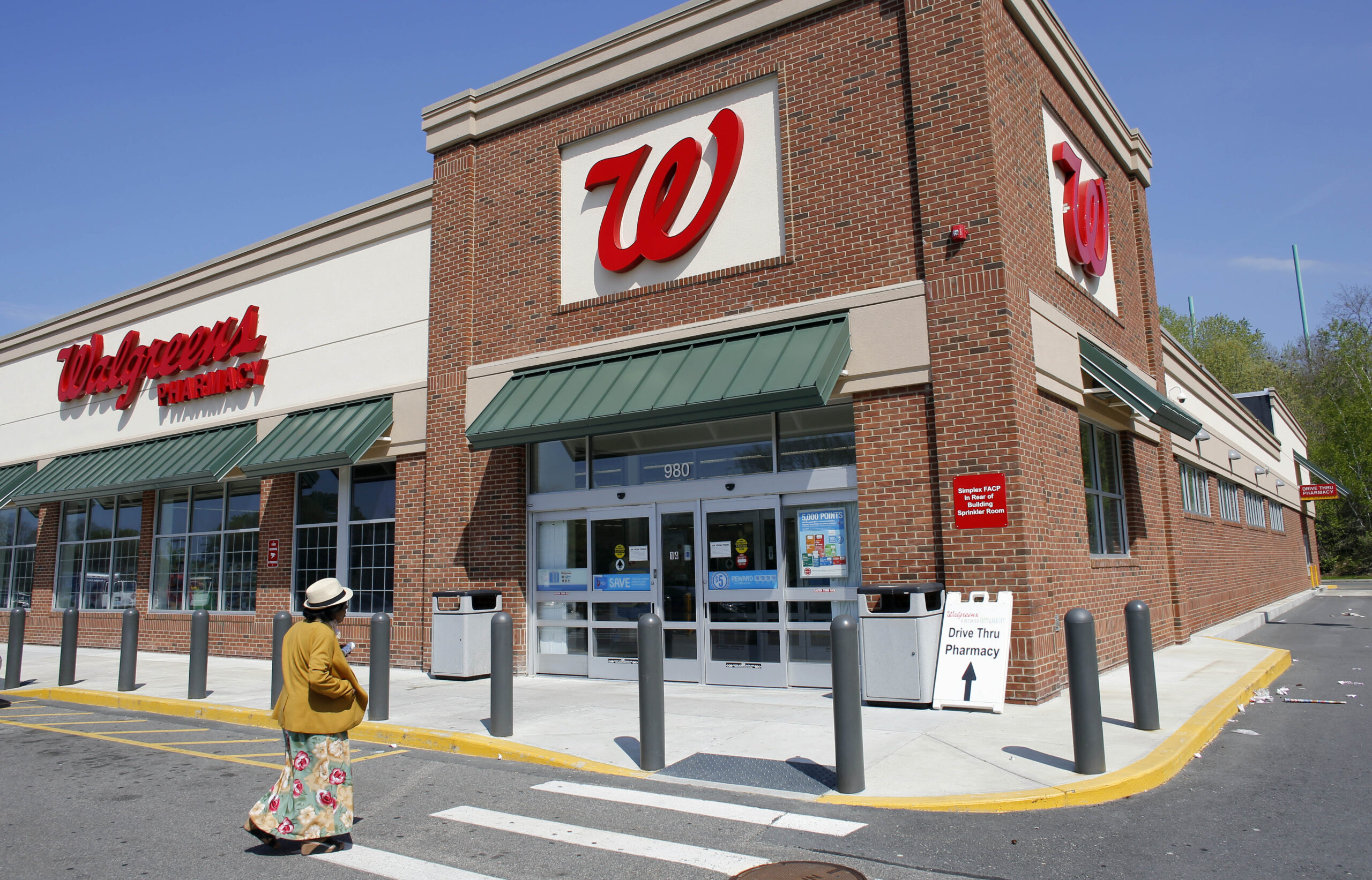 Walgreen turns down inversion to cut tax bill